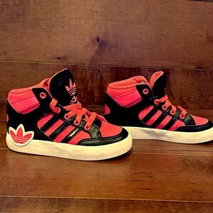 Adidas Hard Court Hi shoes
